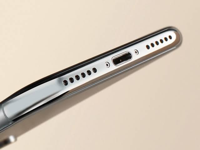 Come pulire le casse dell'iPhone: la guida definitiva per tornare ad ascoltare come il primo giorno