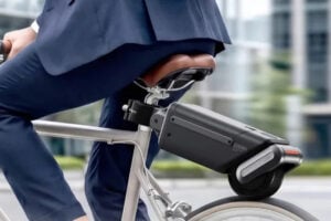 Asus Oxiis E250G1: il gadget che trasforma la bici normale in e-bike