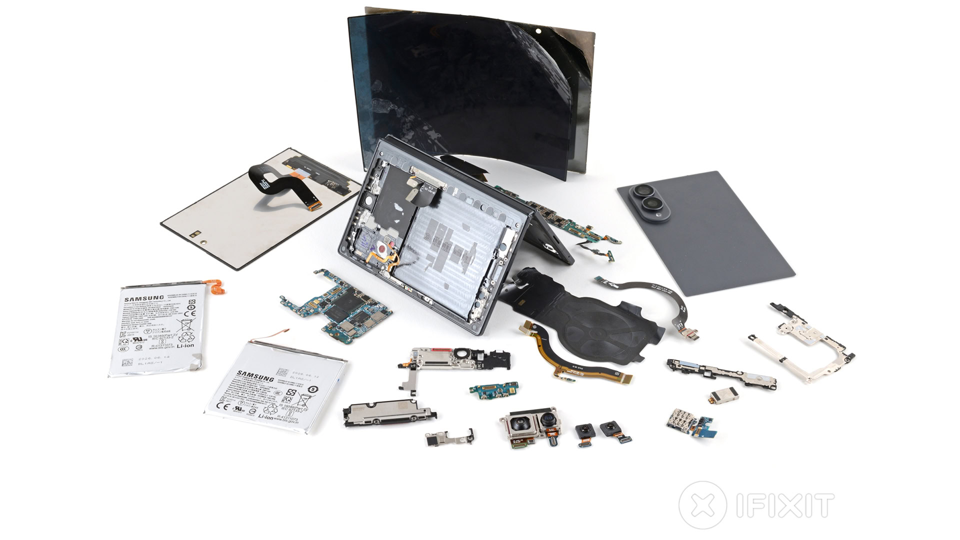 Galaxy Z Fold 8: iFixit svela i difetti di riparabilità
