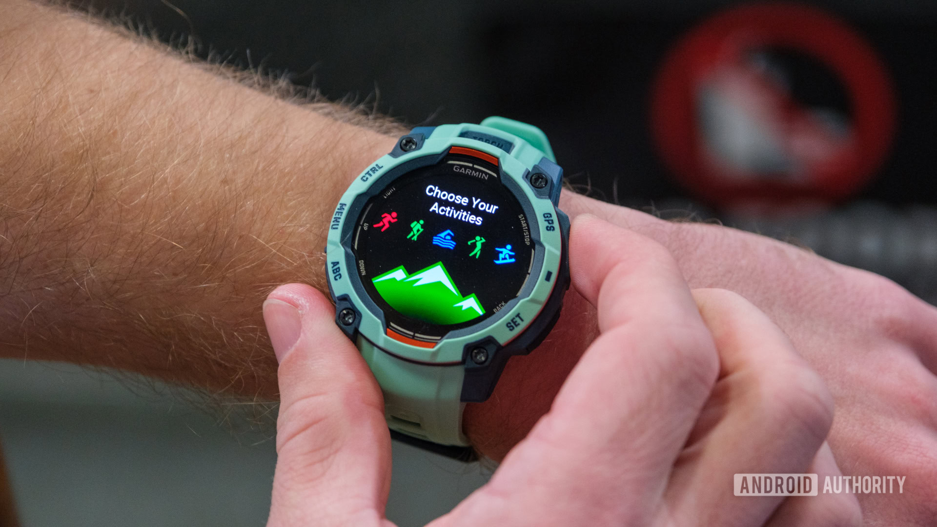 Garmin Instinct 3 a 349 €: sconto di 150 € su Amazon, il prezzo più basso