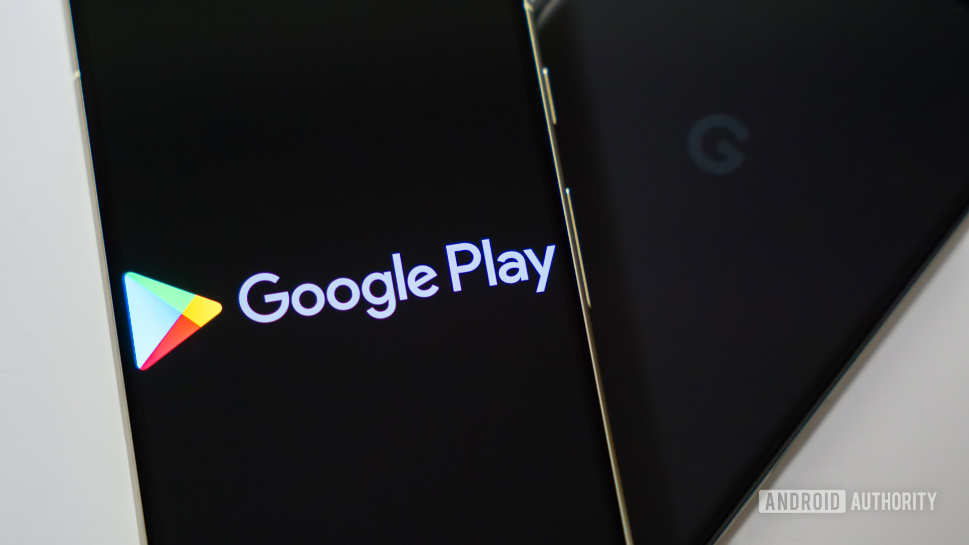 Google apre il Play Store ai negozi app rivali