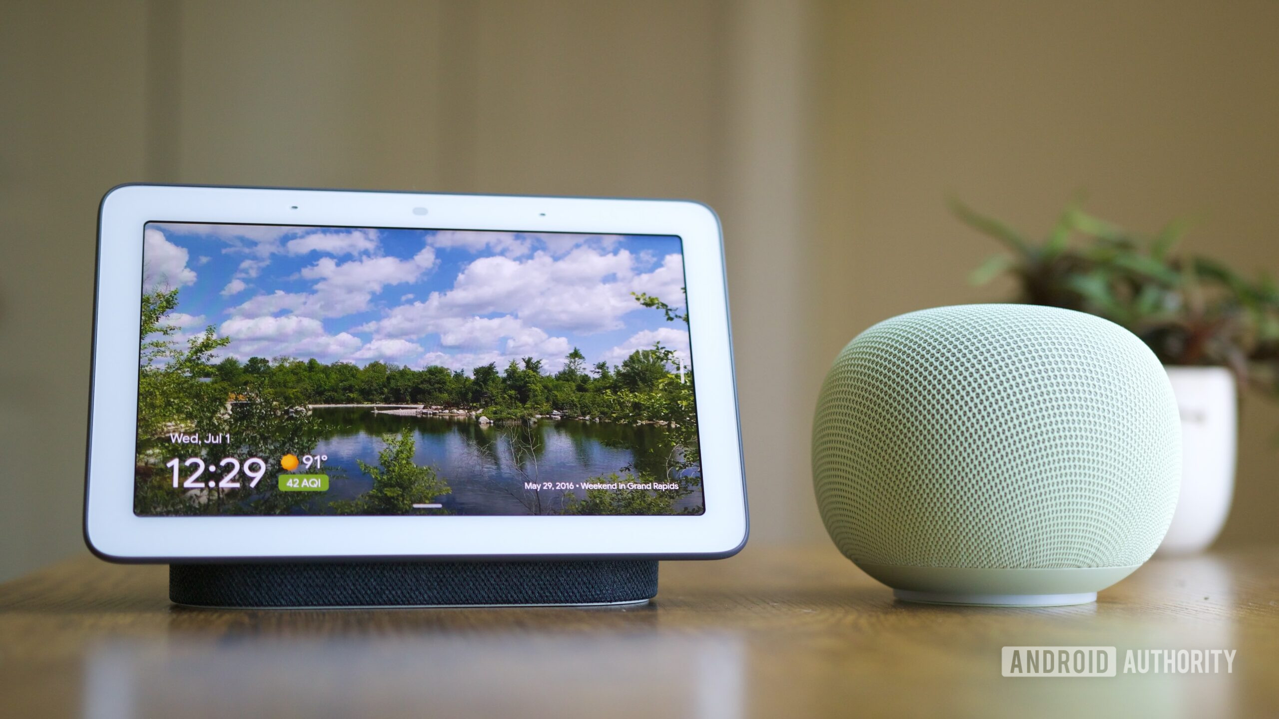 Google Home Speaker a 99€: perché il Nest Hub è la scelta giusta