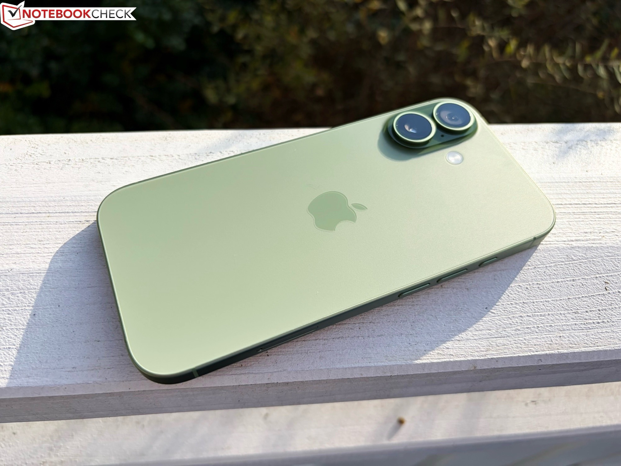 iPhone 17 vs Galaxy S26 Ultra: pari su DxOMark, ma con compromessi