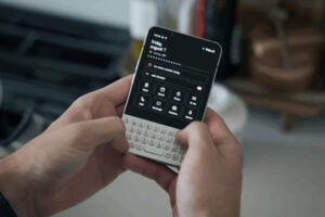 Minimal Phone 2: addio e-ink, arriva un display OLED