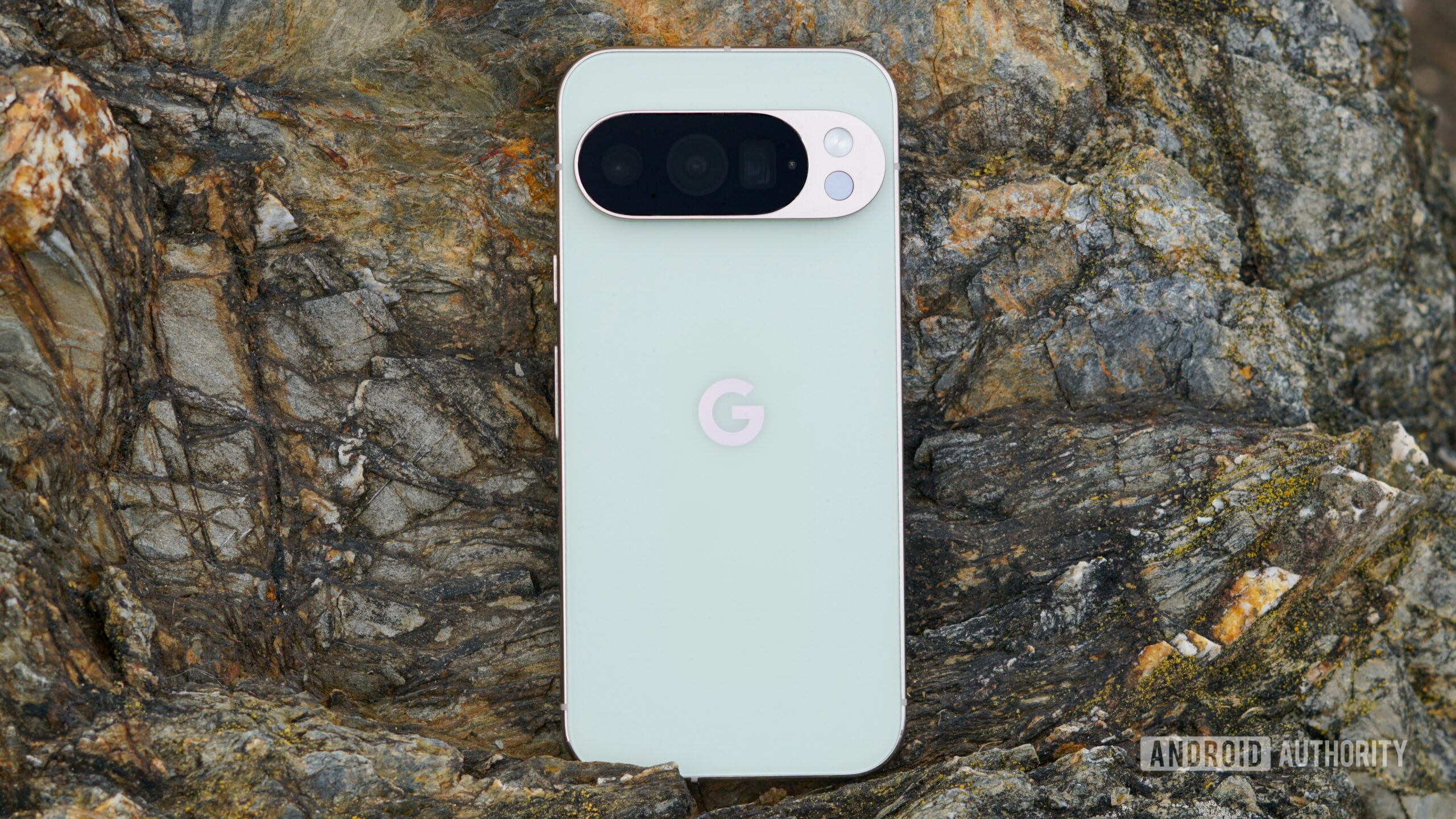 Pixel 10 Pro: difetti e tutto, lo uso ancora dopo un anno