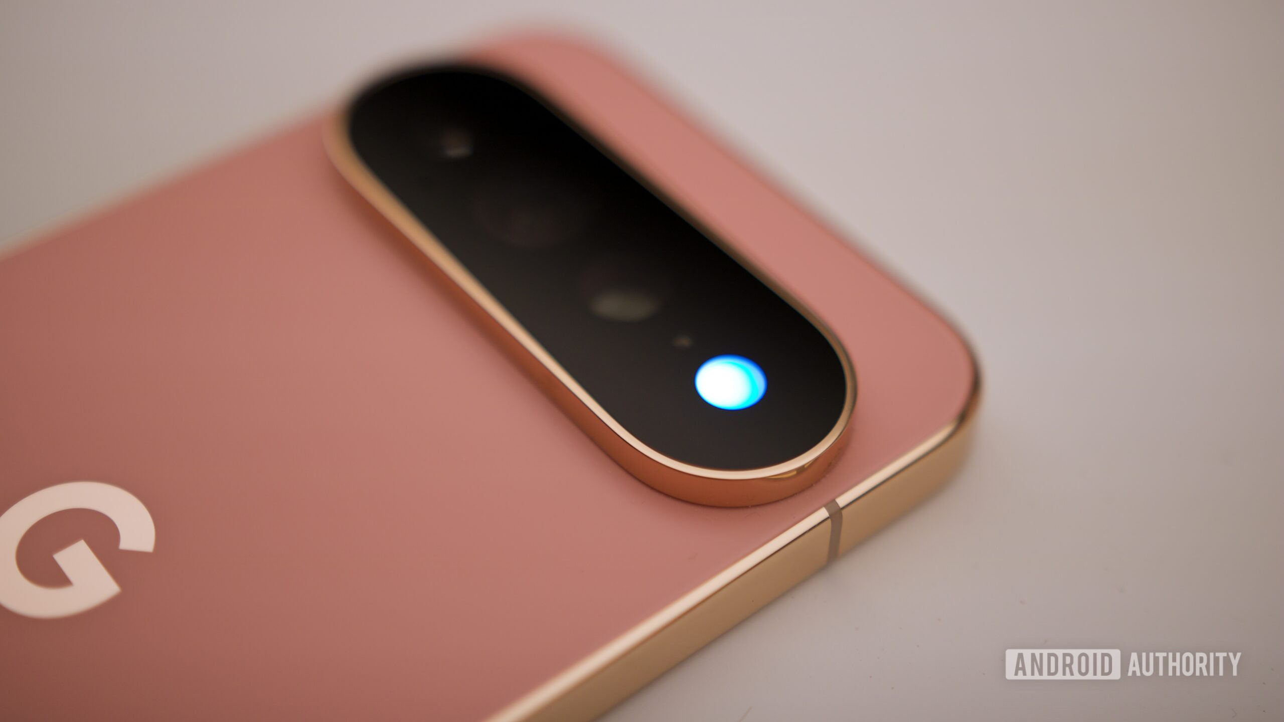 Pixel 11 Pro: gli LED posteriori sono belli, ma hanno un problema