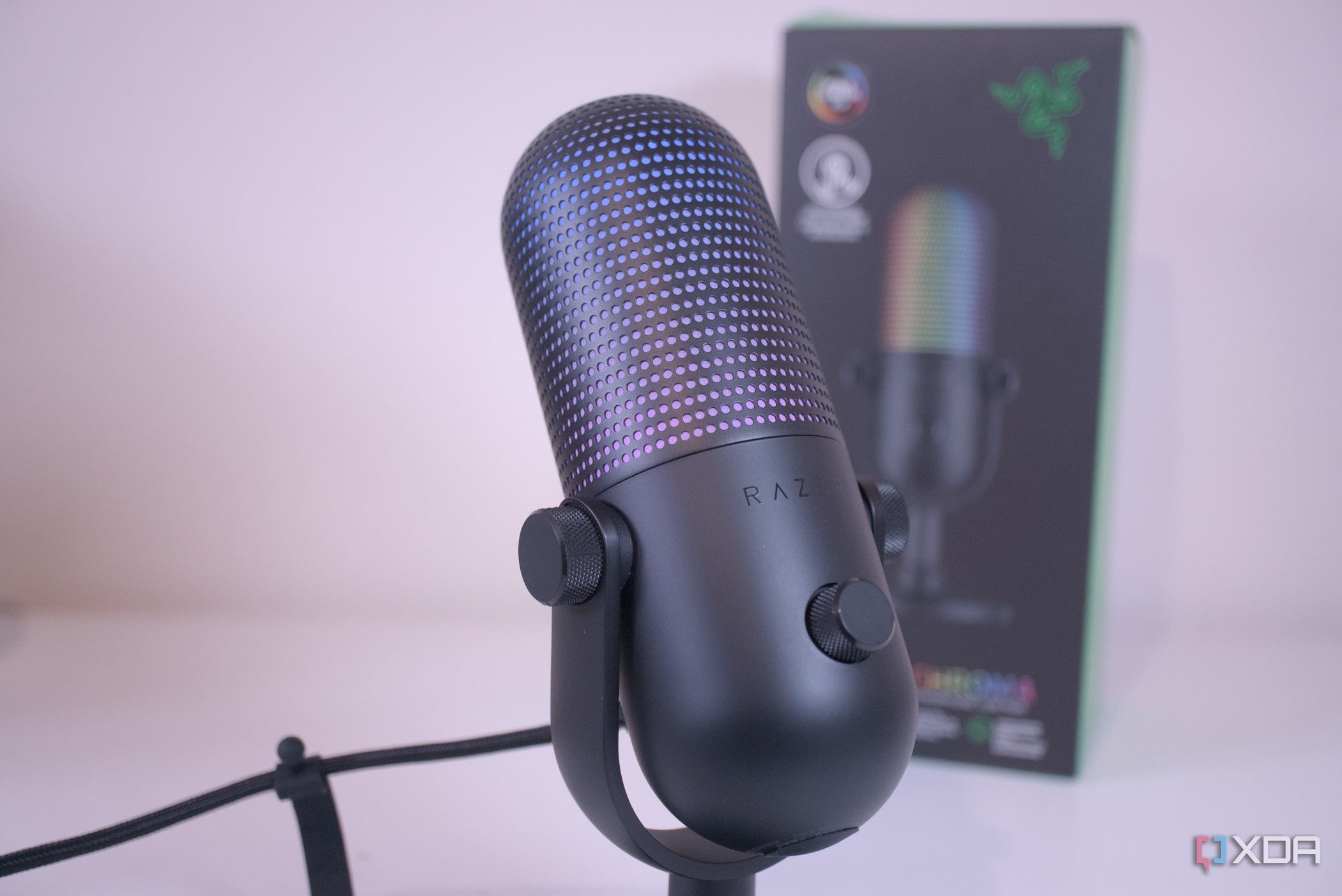 Razer Seiren V3 Chroma a 52 euro: microfono gaming al minimo storico