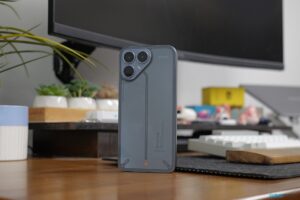 TECNO Pova 8 5G: batteria da 8000mAh e design a matrice di punti