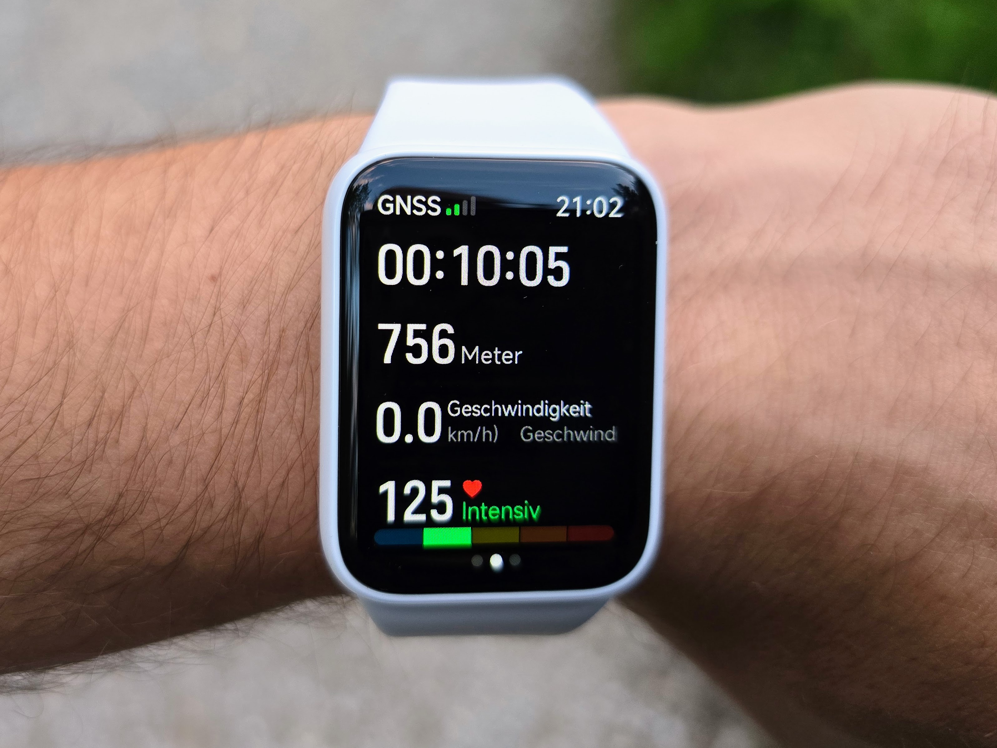 Xiaomi Smart Band 10 Pro: display brillante e salute precisa