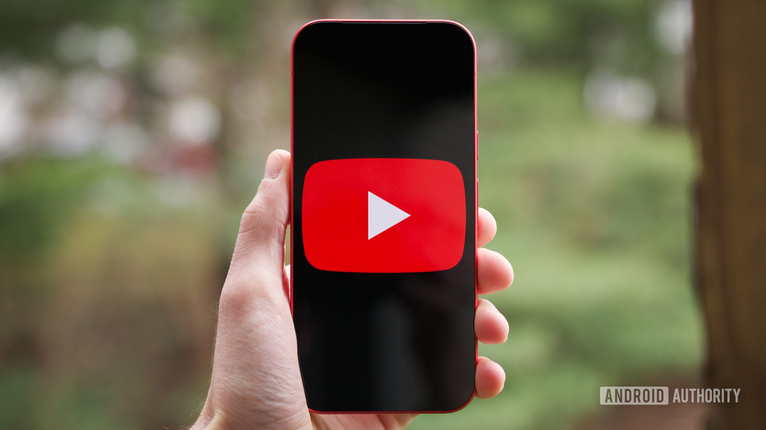 YouTube testa ricerca conversazionale su mobile: arriva "Ask YouTube"